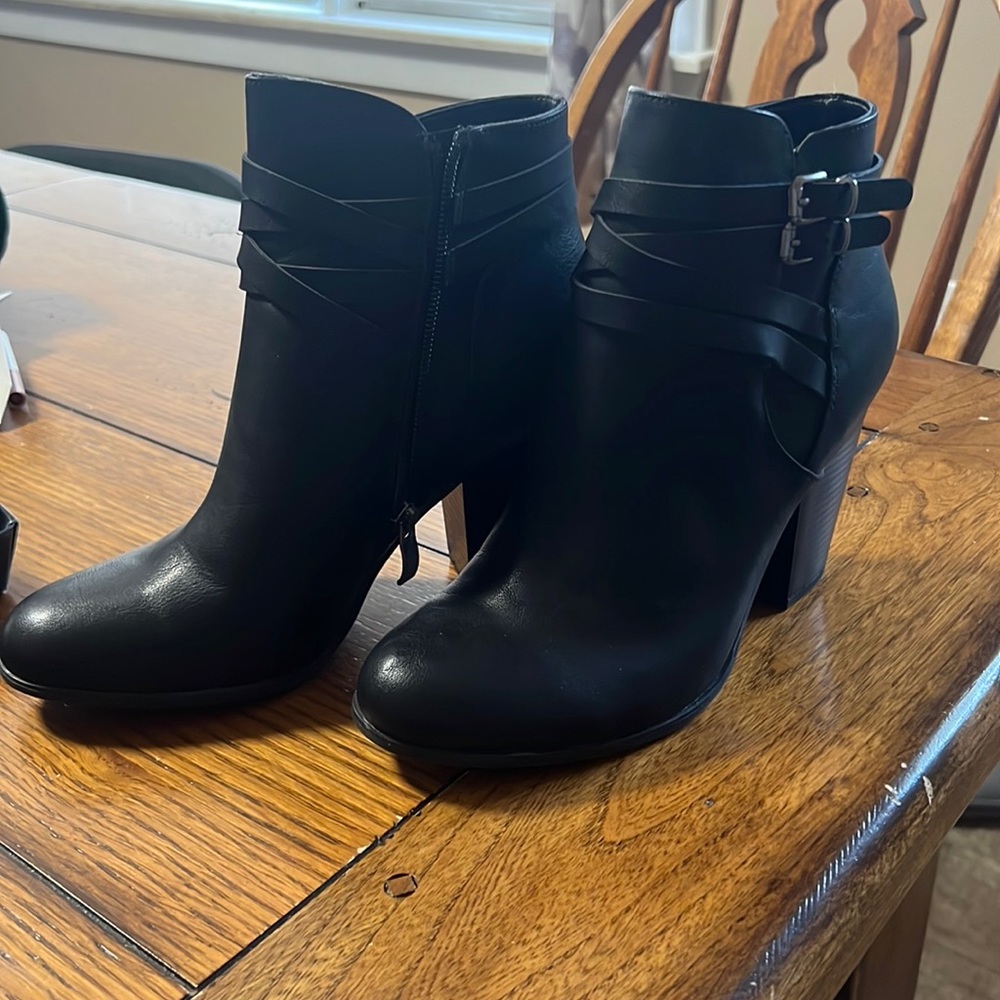 Healed black ankle boots
